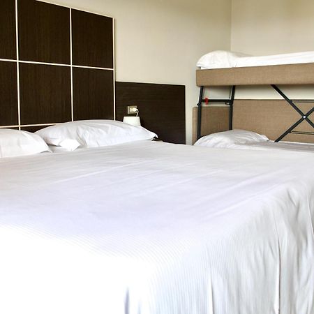Hotel Mediterraneo Cavi di Lavagna Eksteriør billede