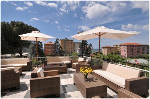 Hotel Mediterraneo Cavi di Lavagna Eksteriør billede