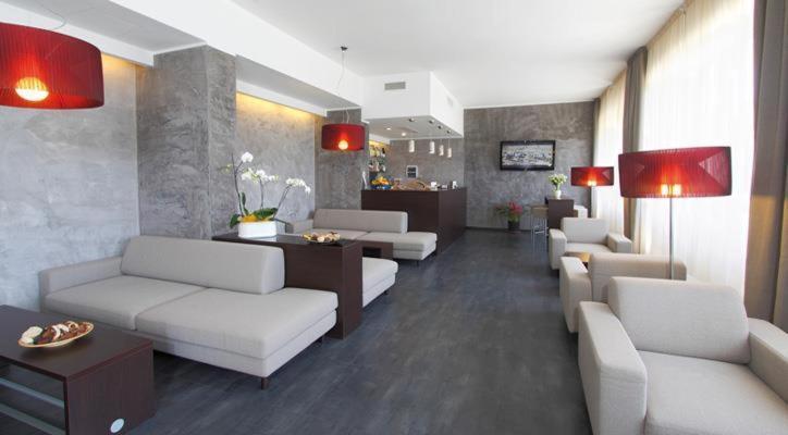 Hotel Mediterraneo Cavi di Lavagna Eksteriør billede