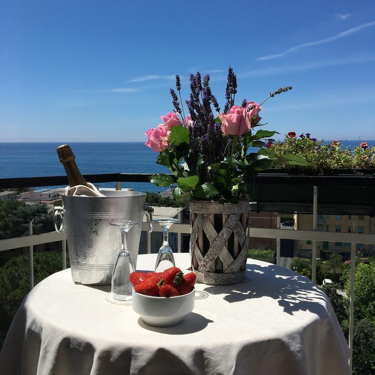 Hotel Mediterraneo Cavi di Lavagna Eksteriør billede