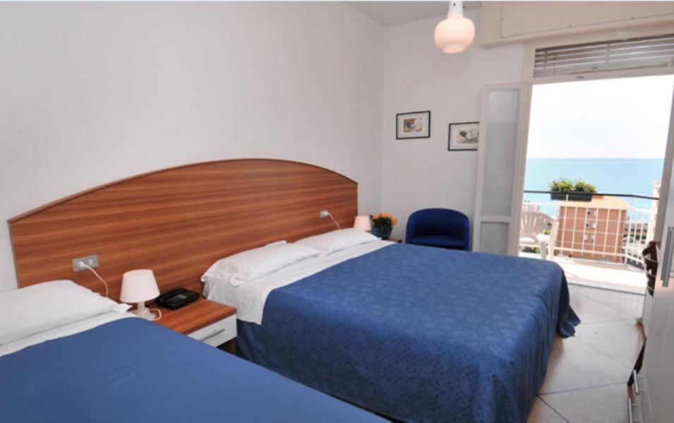 Hotel Mediterraneo Cavi di Lavagna Værelse billede