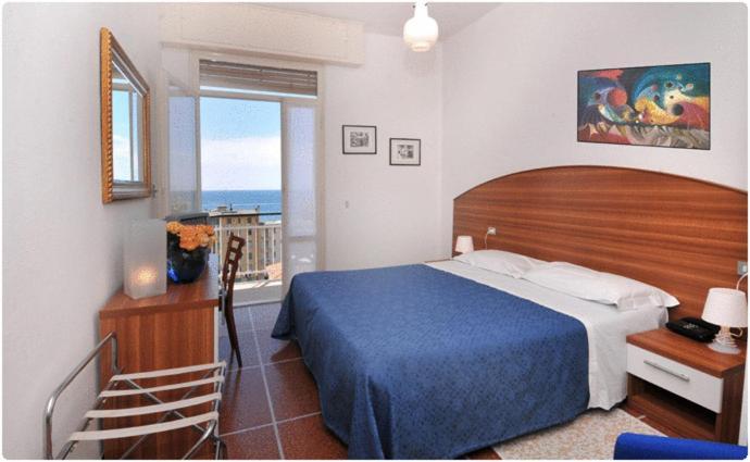Hotel Mediterraneo Cavi di Lavagna Eksteriør billede